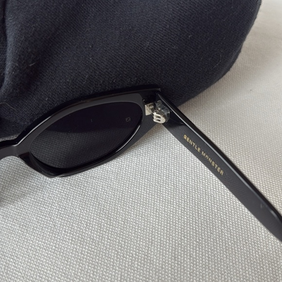 Gentle Monster Ghost Sunglasses Unisex Black - Picture 6 of 11